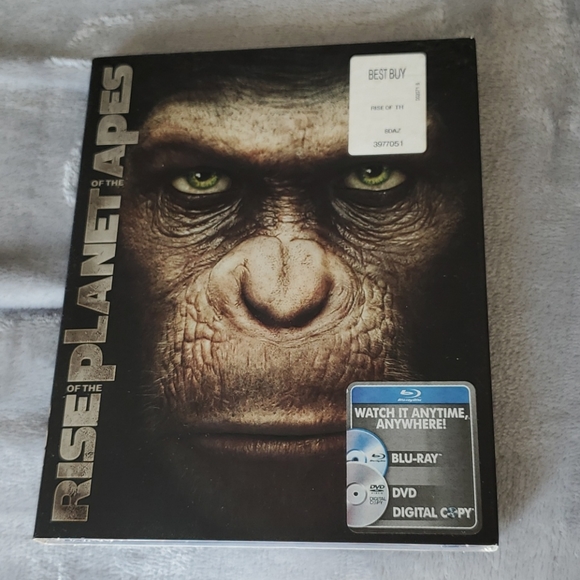 Three Movie Bundle (1 NWT) - Picture 3 of 4